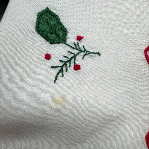 Vintage Christmas Linen Tablecloth and 8 Napkins Wreaths Holly 80 x 60 in *read* - Picture 7 of 9